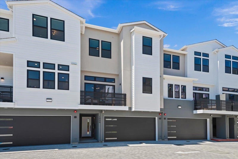 1095 Tartan Lane