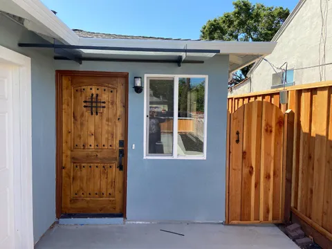 1133 Jervis Avenue, East Palo Alto, CA 94303 - #: ML82020633