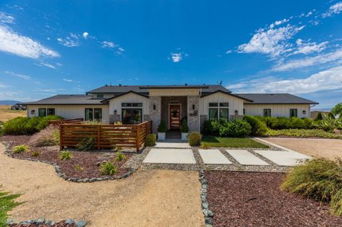 Photo of 60 Tortola Way, Hollister, CA 95023 (MLS # ML82034630)