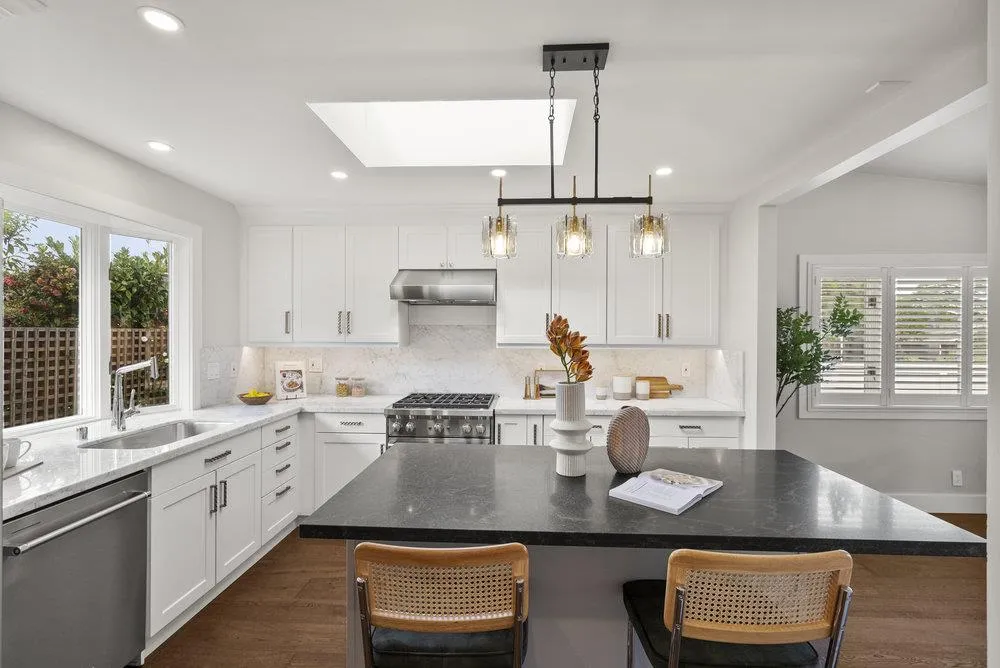 Belvedere, California 94920, United States, 3 Bedrooms Bedrooms, ,3 BathroomsBathrooms,Residential,Active,100633