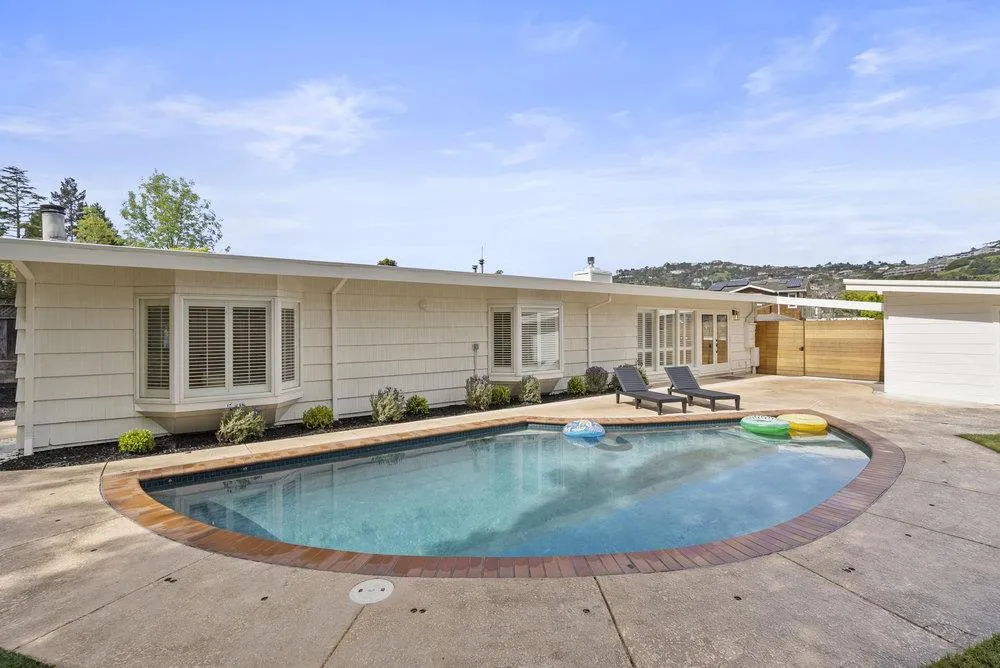 Belvedere, California 94920, United States, 3 Bedrooms Bedrooms, ,3 BathroomsBathrooms,Residential,Active,100633