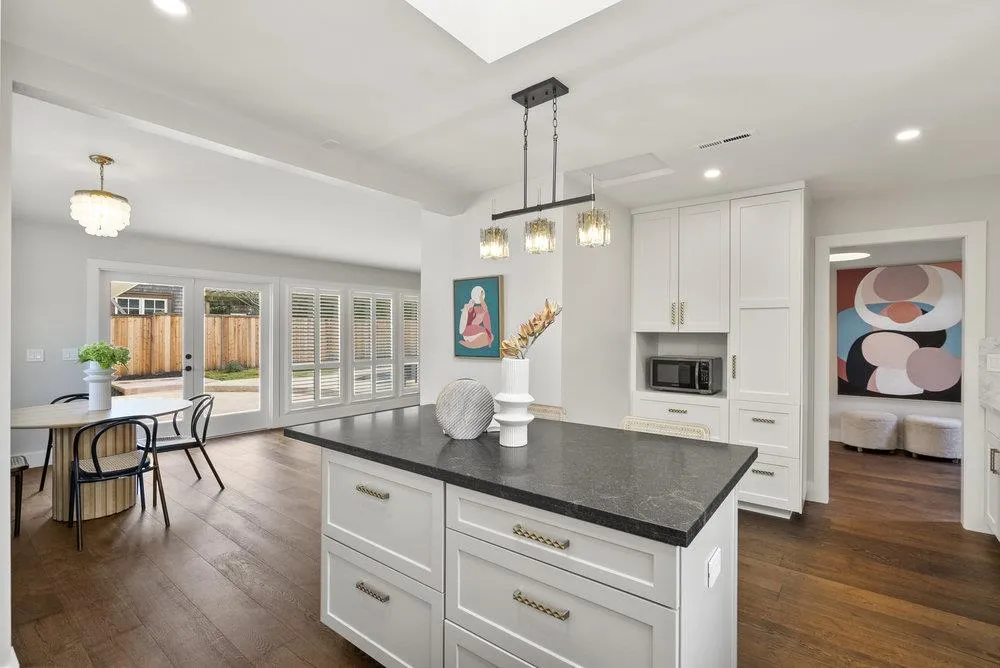 Belvedere, California 94920, United States, 3 Bedrooms Bedrooms, ,3 BathroomsBathrooms,Residential,Active,100633