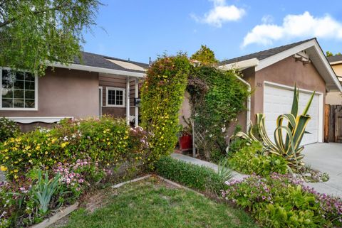 Photo of 3175 Colfax Court, SANTA CLARA, CA 95051 (MLS # ML82036543)