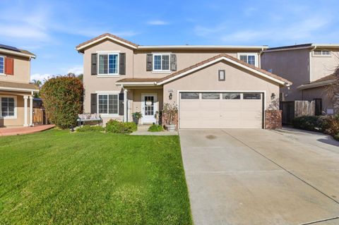 Photo of 1744 Brentwood Court, HOLLISTER, CA 95023 (MLS # ML82032614)