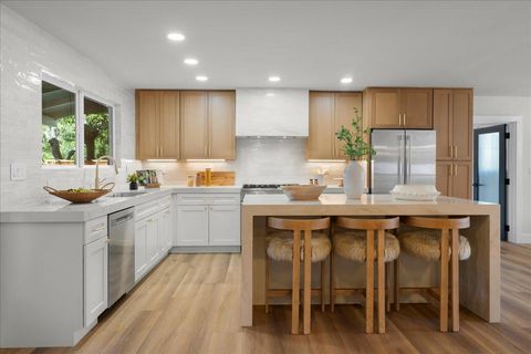 Tiny photo for 1332 Glen Dell Drive, SAN JOSE, CA 95125 (MLS # ML82043375)