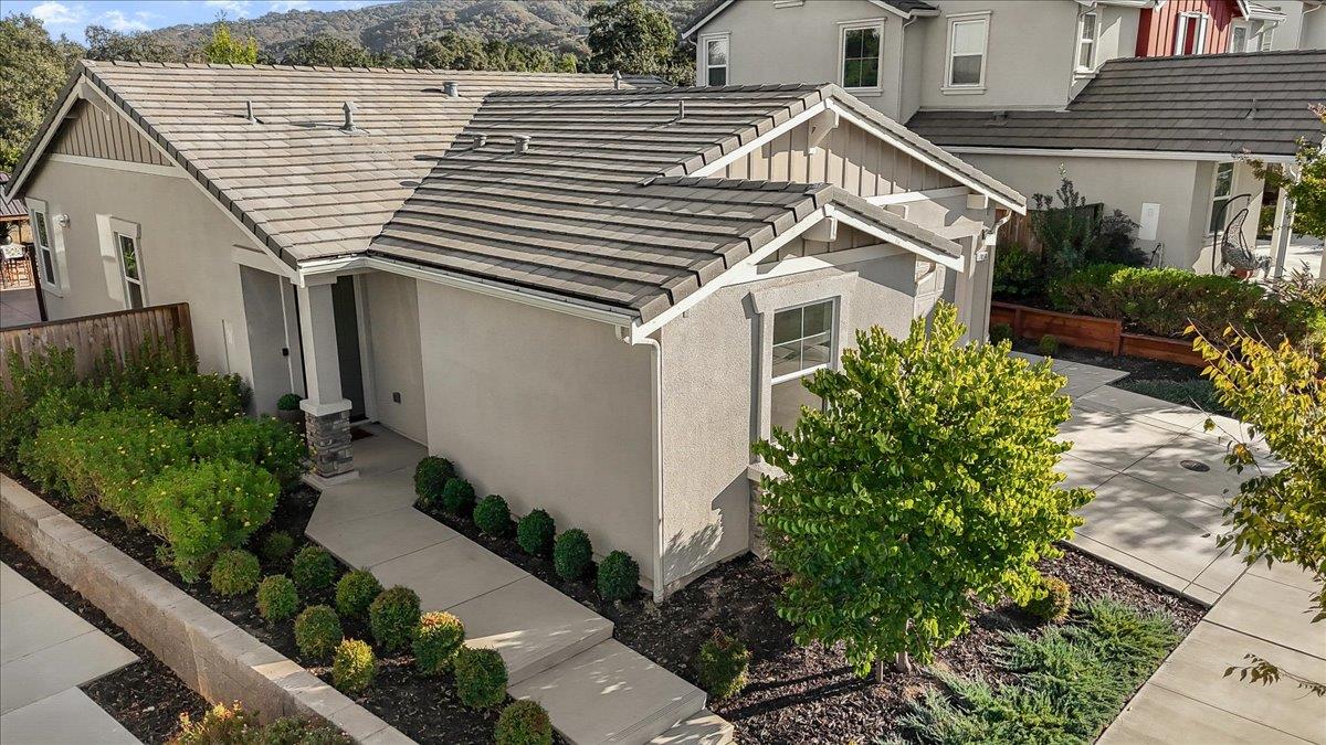7050 Vintner Court