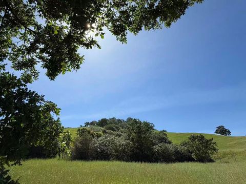 Tiny photo for 524 Weybridge Drive, SAN JOSE, CA 95123 (MLS # ML82040702)