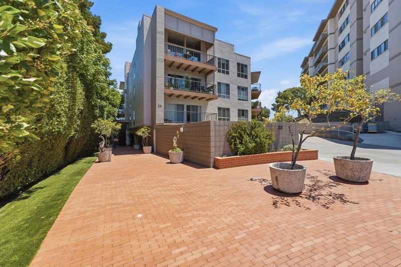 30 Mounds Road 402