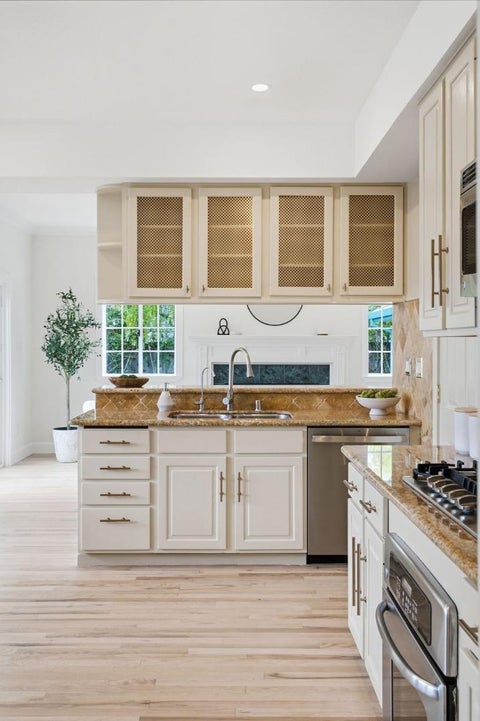 Tiny photo for 624 Highland Avenue, Half Moon Bay, CA 94019 (MLS # ML82063243)