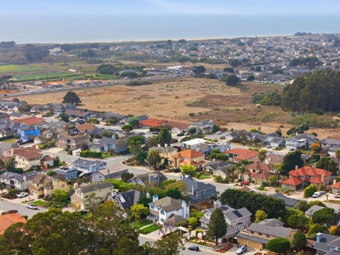 Tiny photo for 624 Highland Avenue, Half Moon Bay, CA 94019 (MLS # ML82063243)