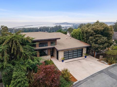 Photo of 243 Del Monte Road, EL GRANADA, CA 94019 (MLS # ML82024238)