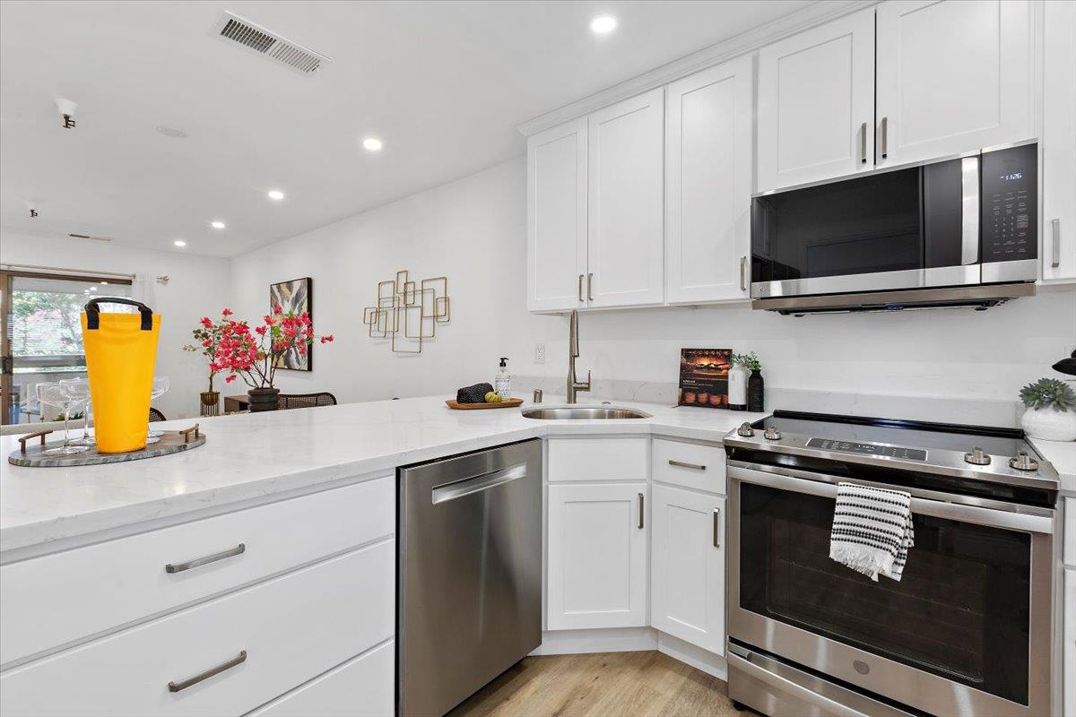 451 Alberto Way D244