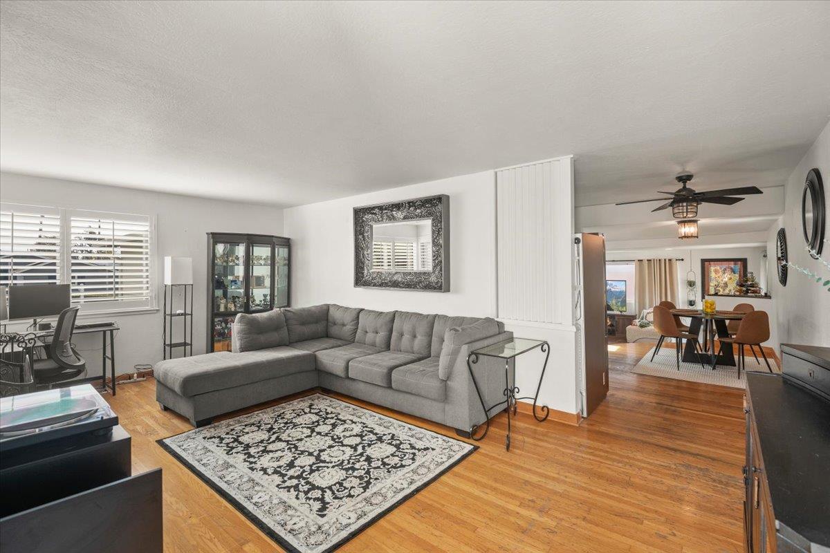 15001 Ridgetop Drive