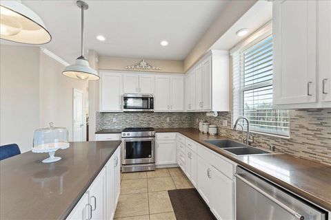 Tiny photo for 1600 Panorama Drive, HOLLISTER, CA 95023 (MLS # ML82010467)