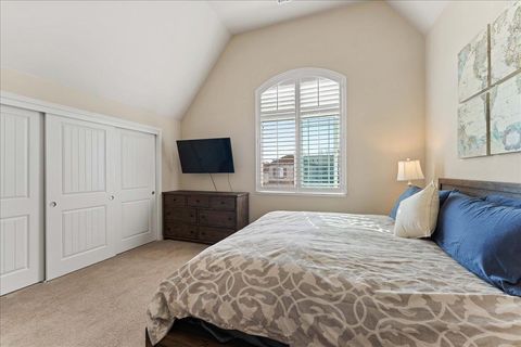 Tiny photo for 1600 Panorama Drive, HOLLISTER, CA 95023 (MLS # ML82010467)