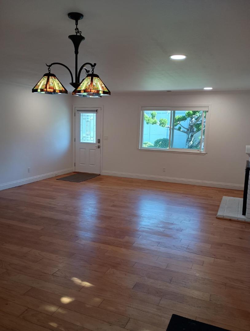 1514 Dolphin Drive