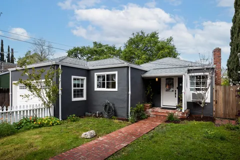 402 Poplar Avenue, Redwood City, CA 94061 - #: ML82000705