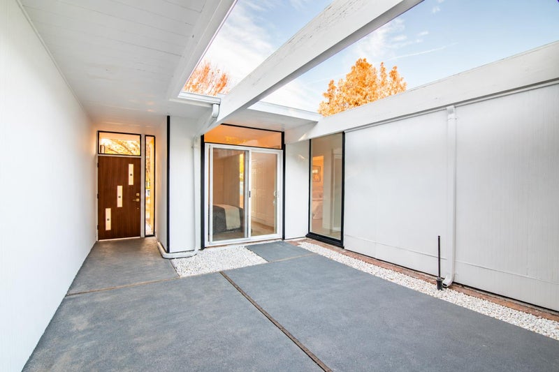 833 Appleberry Drive