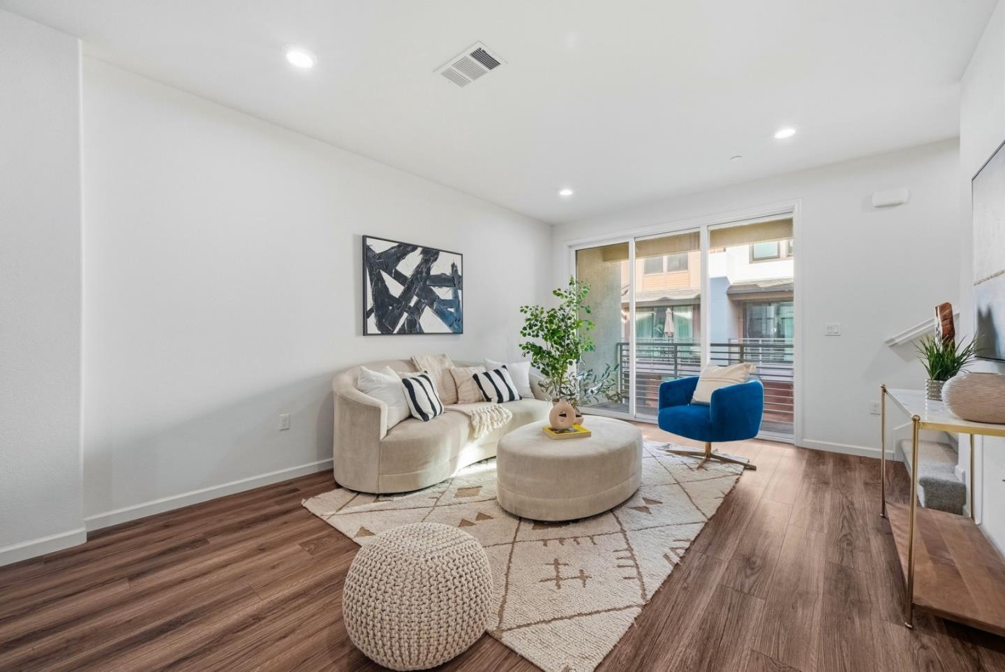 2755 Ball Place 2