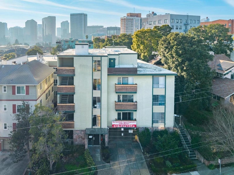 303 Lee Street