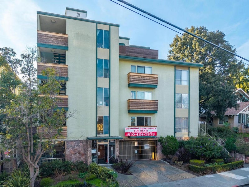 303 Lee Street