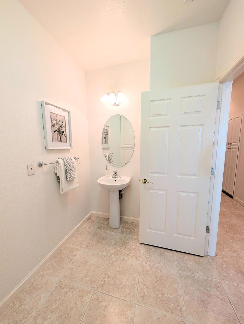 9041 Village View Loop
