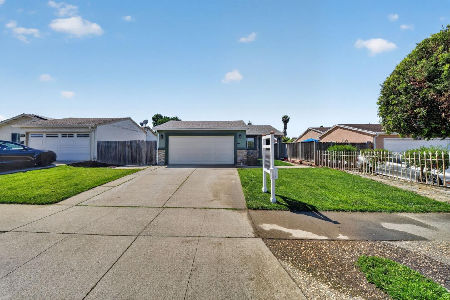 1892 Macduee Way