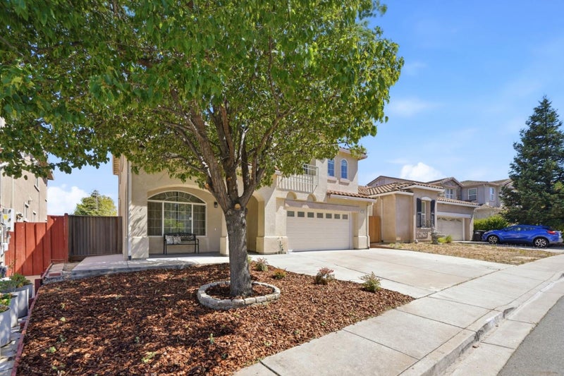 1038 Santa Lucia Drive