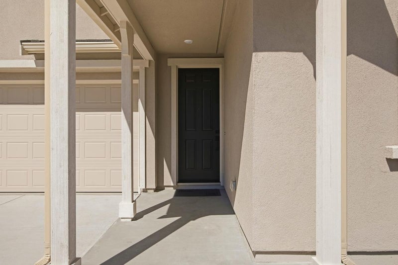 580 Tall Grass Way