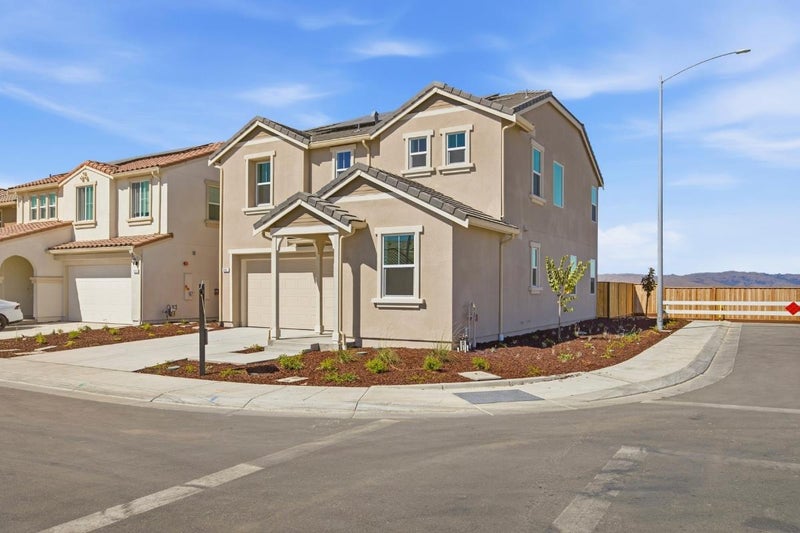 580 Tall Grass Way