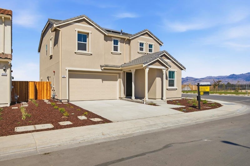 580 Tall Grass Way