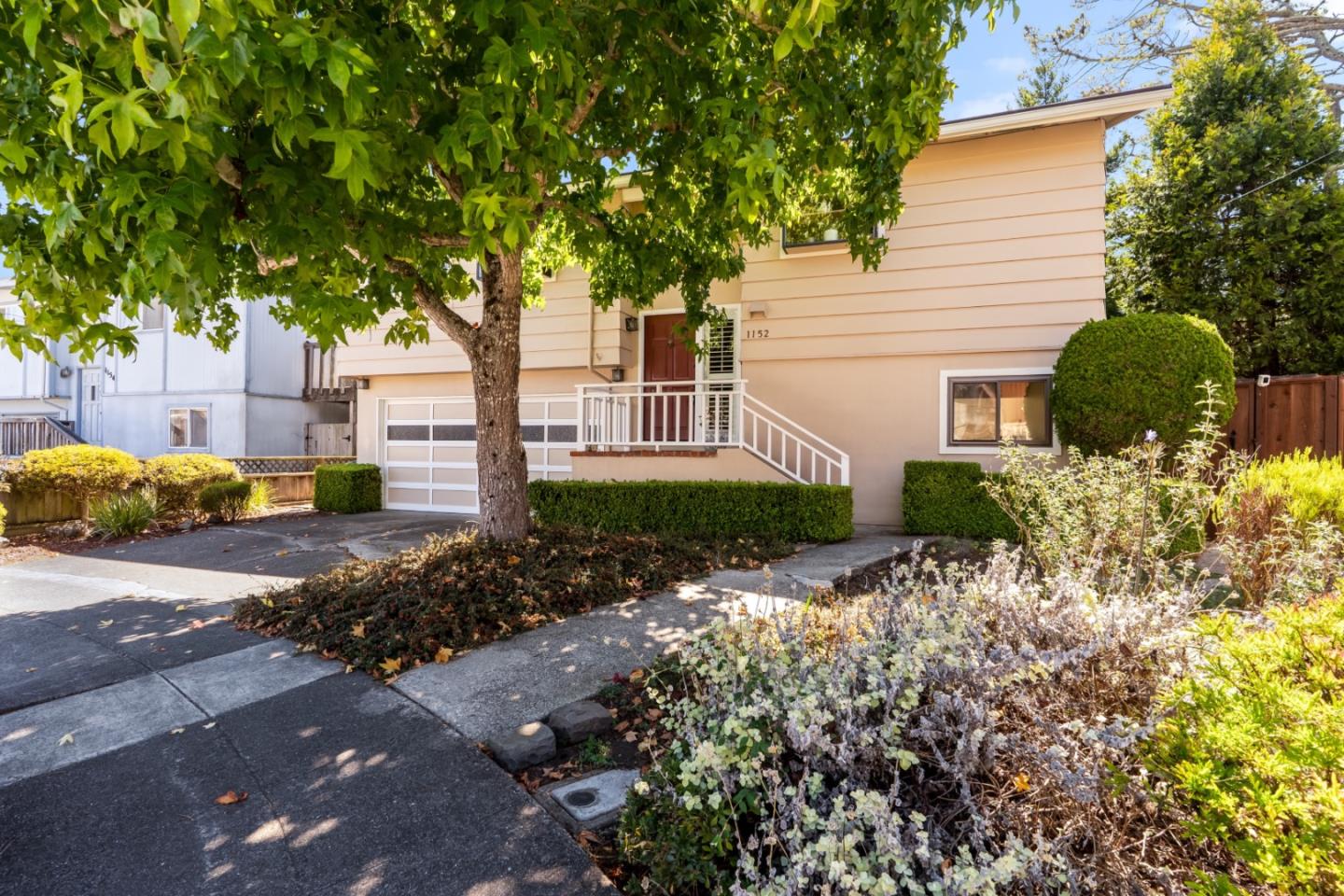 1152 Dulles Court