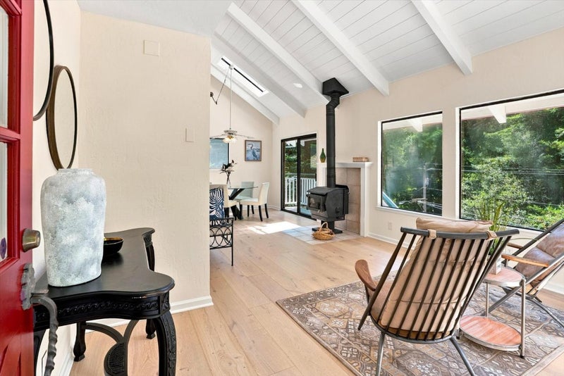 1060 Redwood Drive