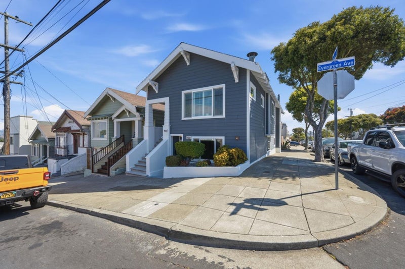 499 Evergreen Avenue