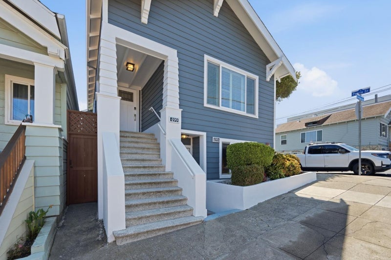 499 Evergreen Avenue