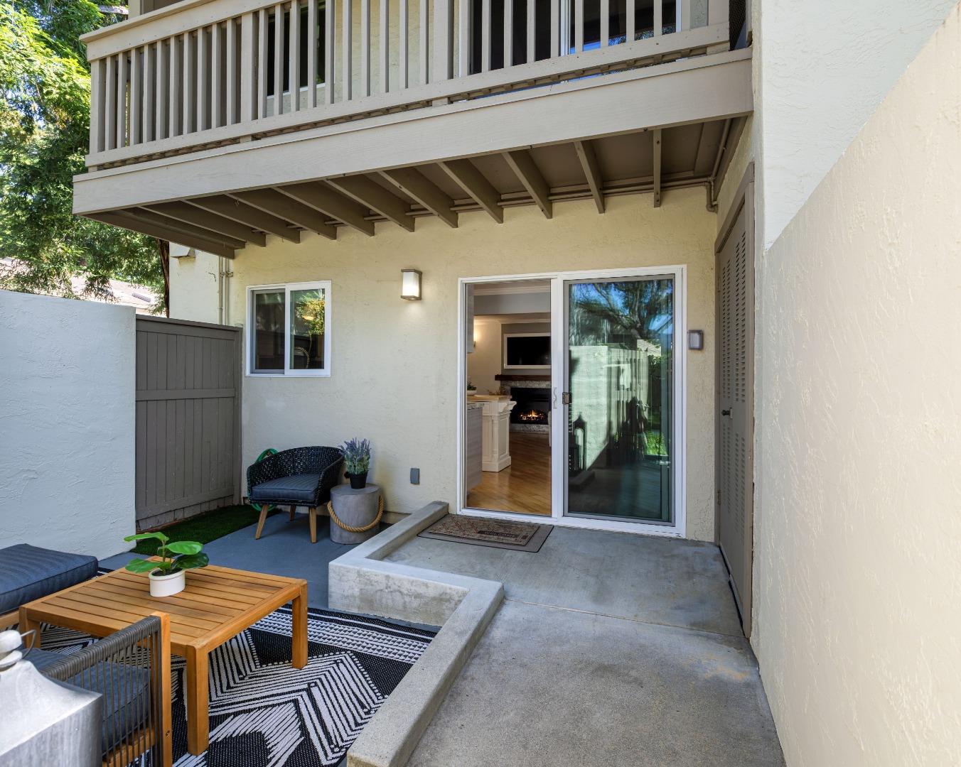 19113 Vineyard Lane