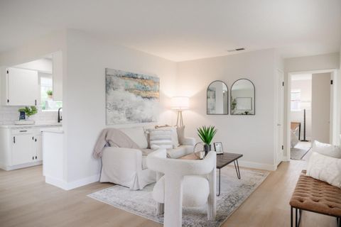 Photo of 985 32nd Avenue, Santa Cruz, CA 95062 (MLS # ML82005494)