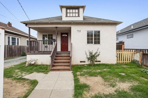 Photo of 735 Locust Street, SAN JOSE, CA 95110 (MLS # ML82027596)