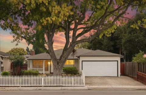 716 Kiely Boulevard, Santa Clara, CA 95051 - #: ML82028099