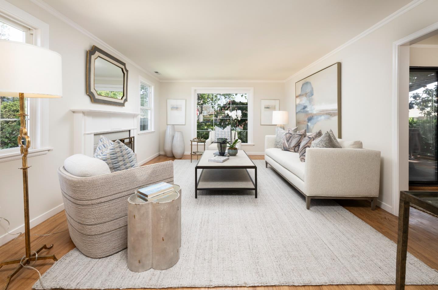 910 Folkstone Avenue