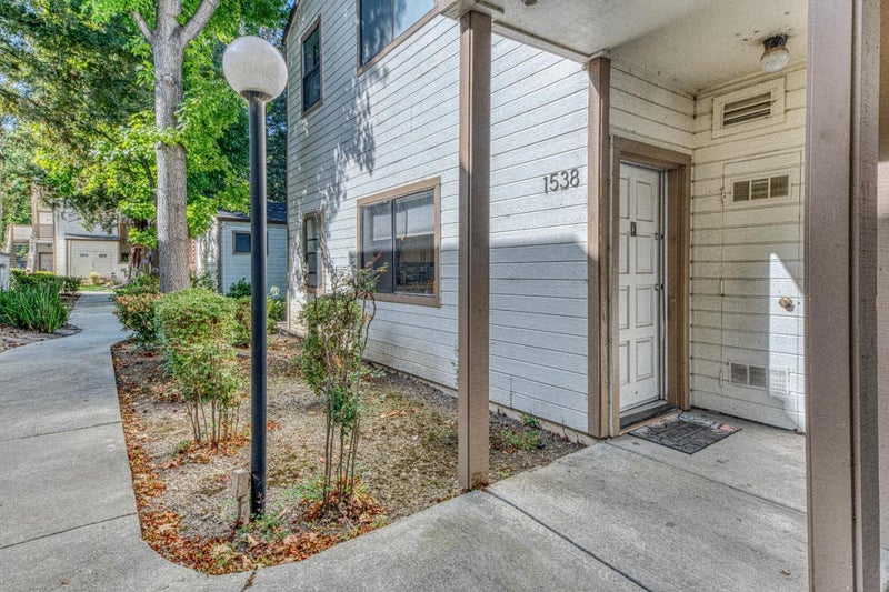 1538 Meadow Ridge Circle