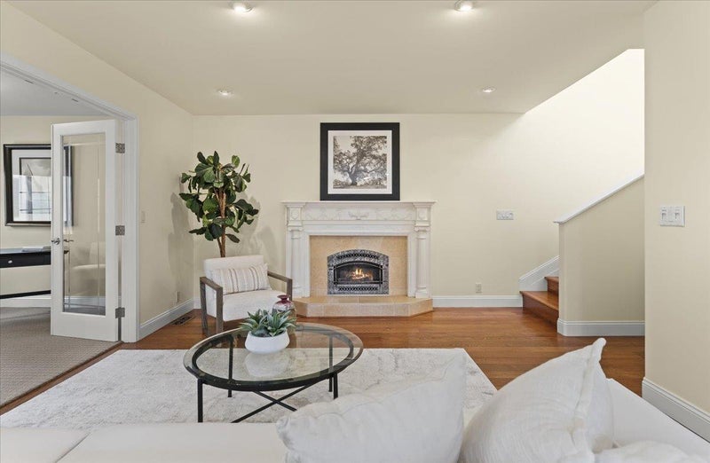 494 GROVE ACRE Avenue