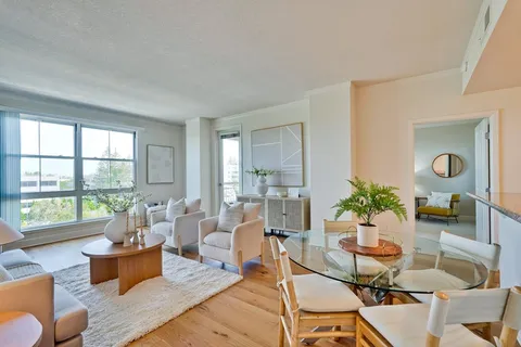 MLS: ML82006636