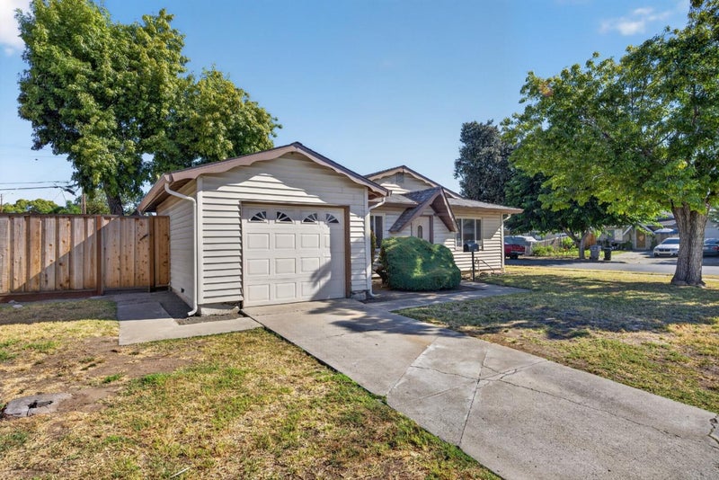 2720 Puccini Avenue