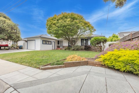 Photo of 906 Bautista Drive, SALINAS, CA 93901 (MLS # ML82043469)