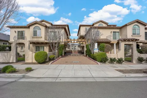 319 E Washington Avenue, Sunnyvale, CA 94086 - #: ML81995415