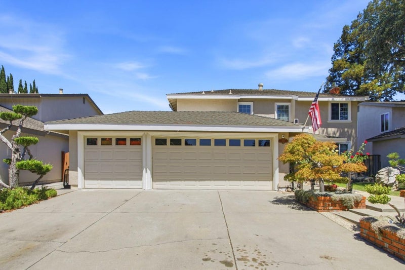225 Prague Drive