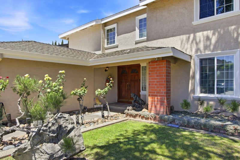 225 Prague Drive