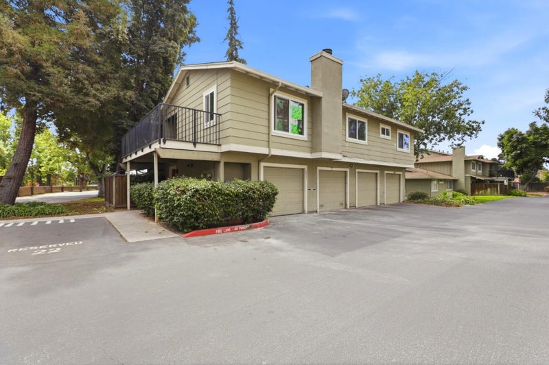 2937 Rose Avenue