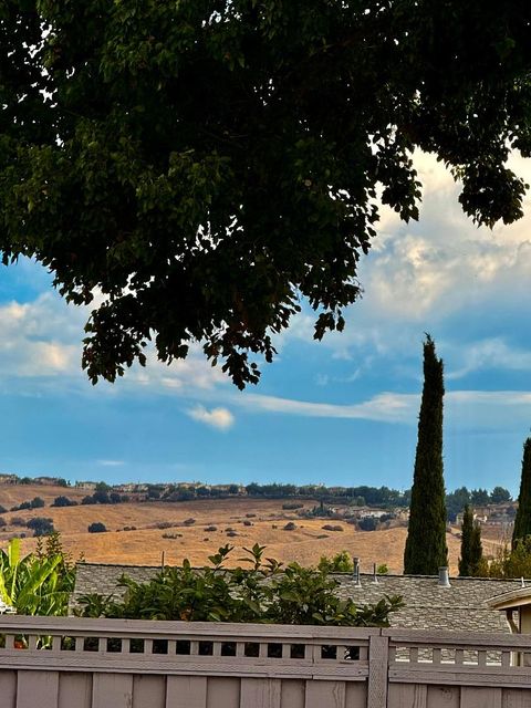 Tiny photo for 1868 Bagpipe Way, SAN JOSE, CA 95121 (MLS # ML82022845)